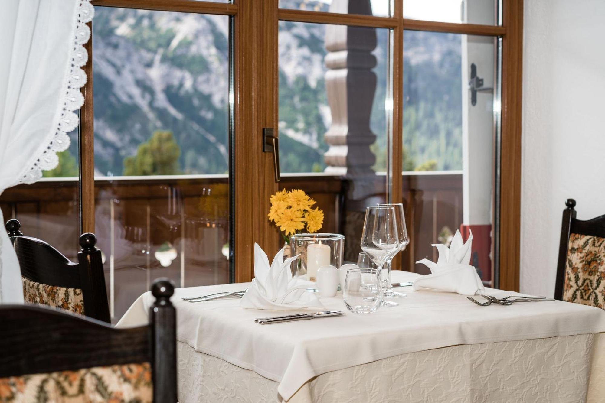 Hohe Gaisl Hotel Braies  Exterior foto