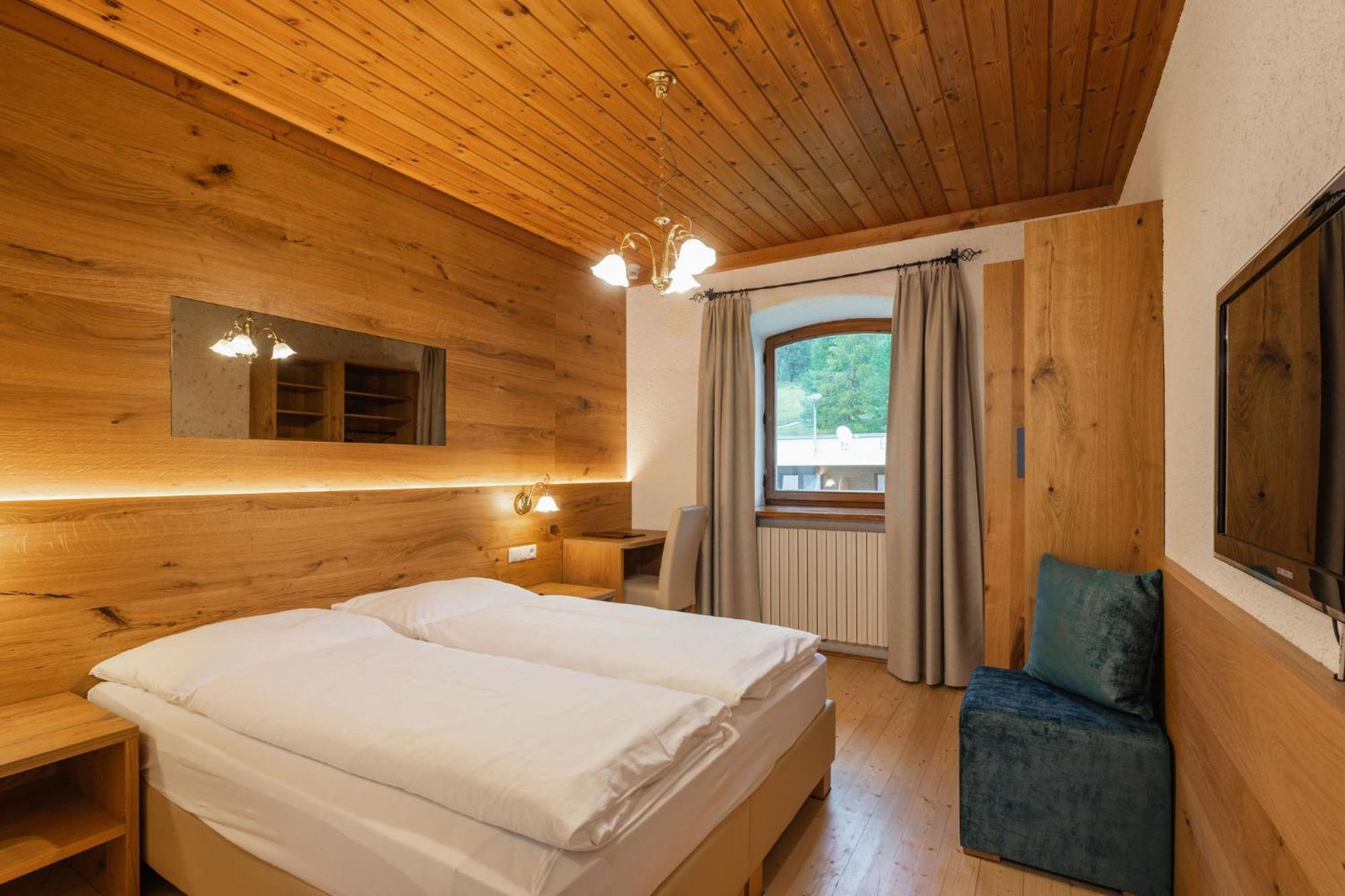 Hohe Gaisl Hotel Braies  Exterior foto