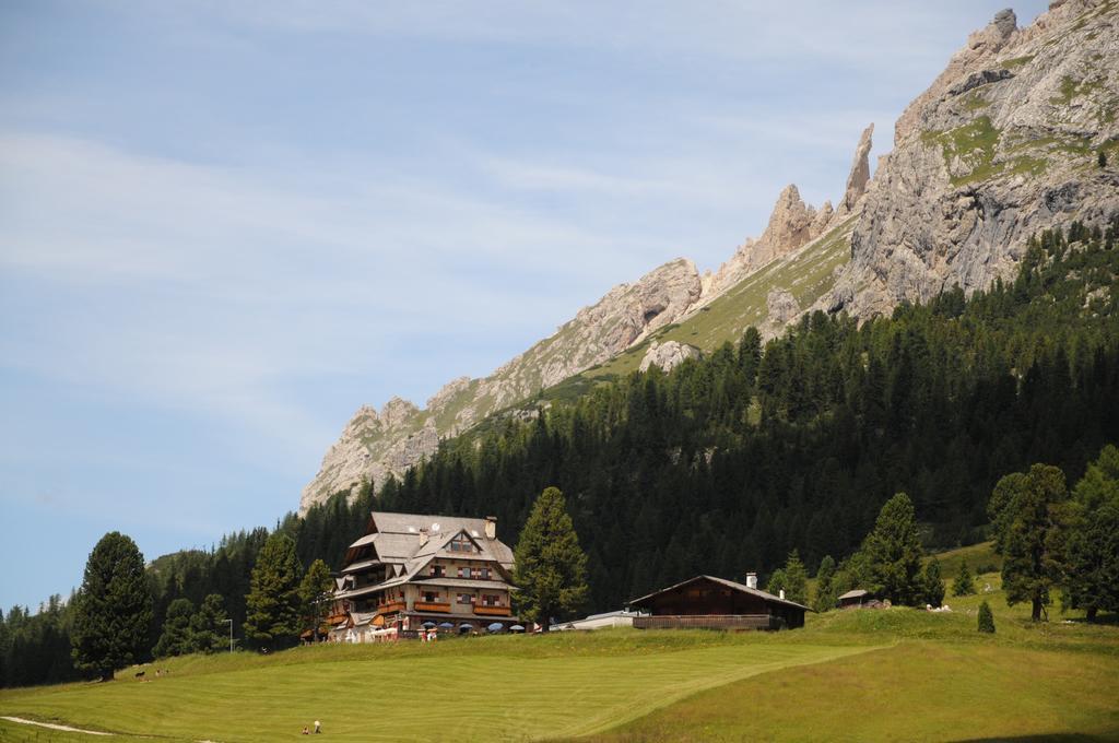 Hohe Gaisl Hotel Braies  Exterior foto
